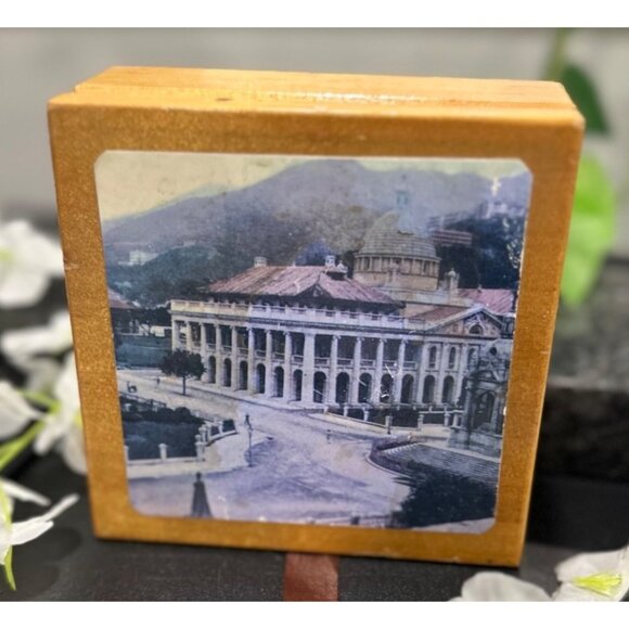 Vintage Wooden Coaster Set With Box Featuring Historical Building Prints - Picture 1 of 7
